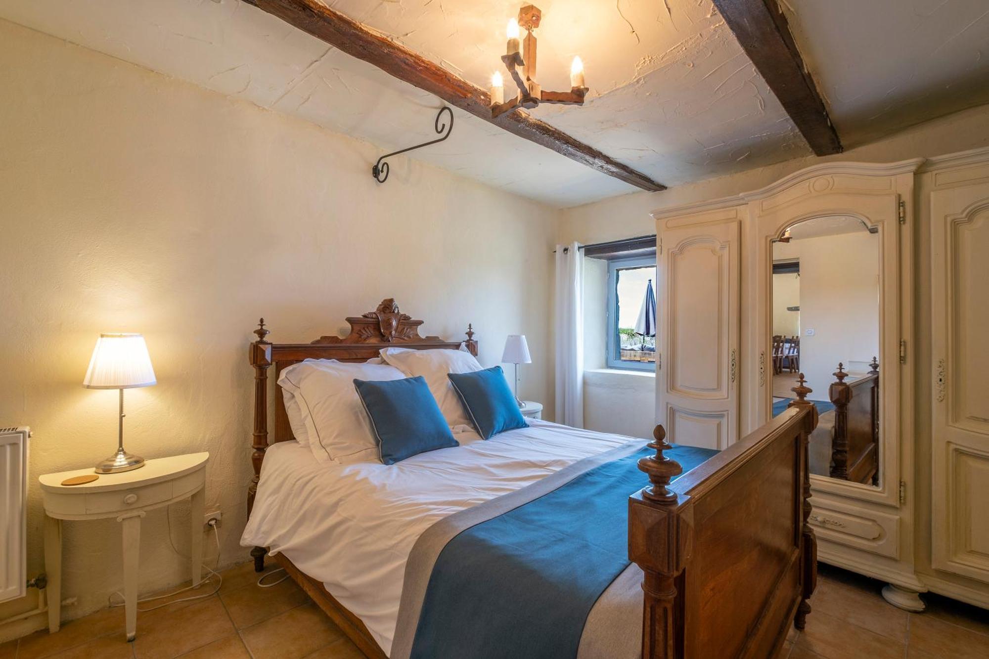 Bed and Breakfast Domaine Chez Les Rois Berneuil  Екстер'єр фото