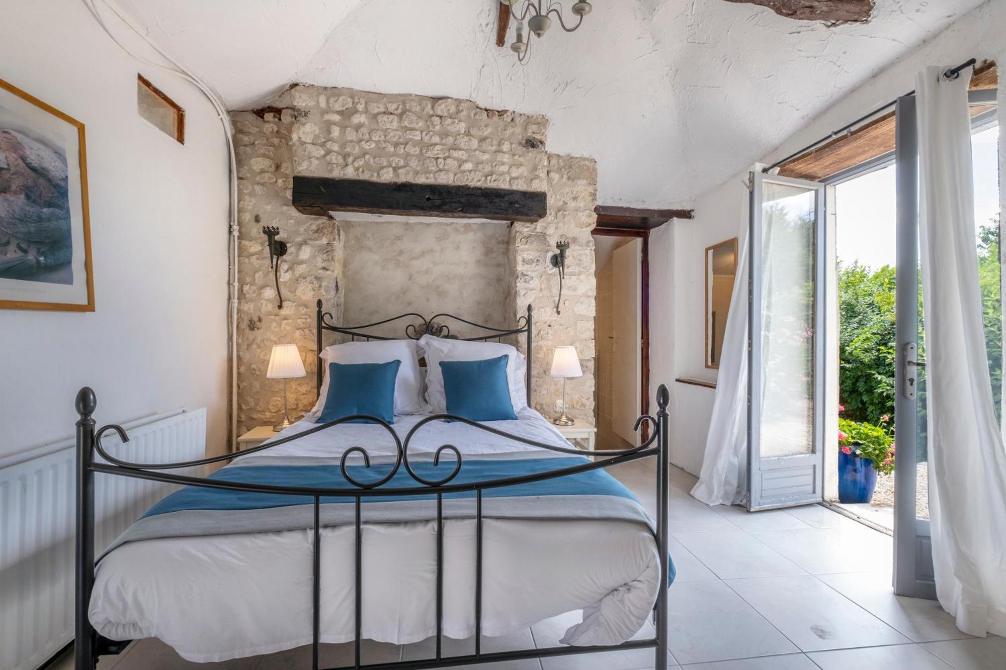 Bed and Breakfast Domaine Chez Les Rois Berneuil  Екстер'єр фото