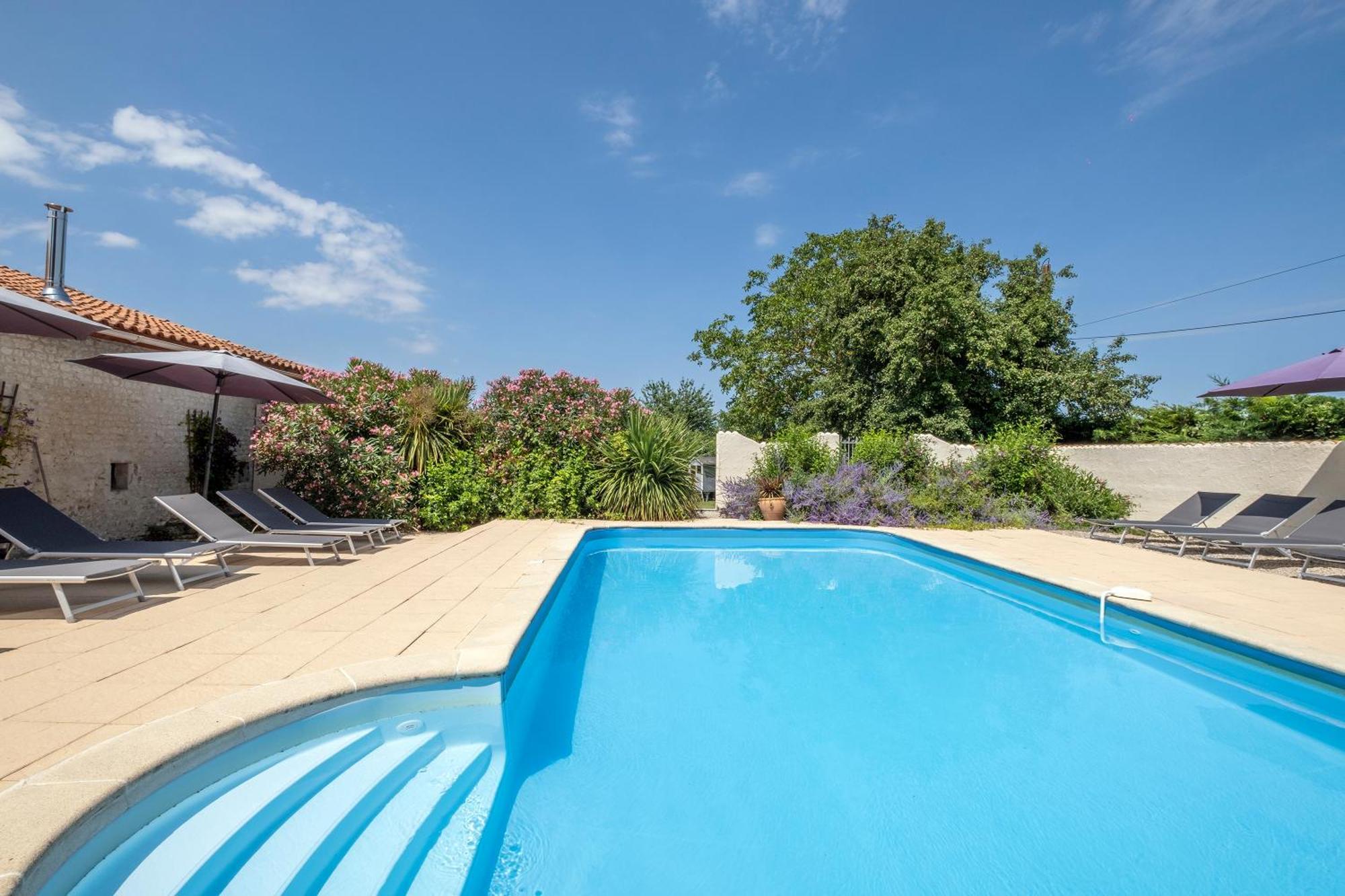 Bed and Breakfast Domaine Chez Les Rois Berneuil  Екстер'єр фото