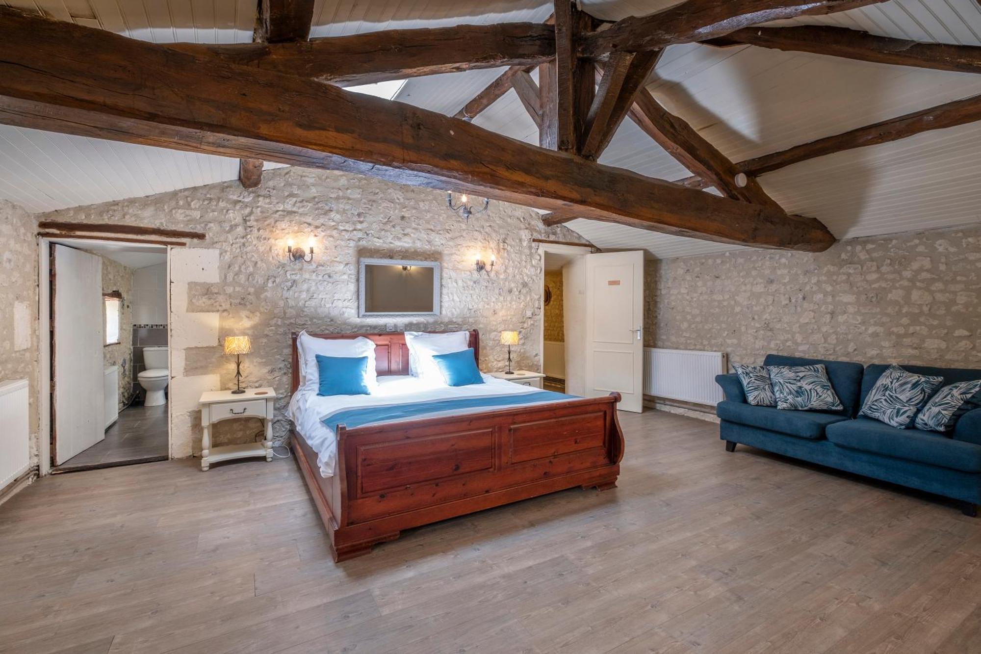 Bed and Breakfast Domaine Chez Les Rois Berneuil  Екстер'єр фото